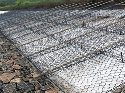 河道护坡格宾石笼施工
